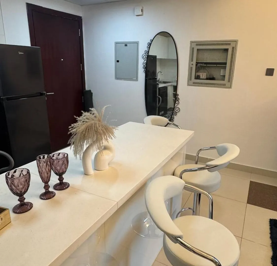 Apartman Modern Cozy Two Bedrooms In Very Attractive Location With Marina View Dubaj