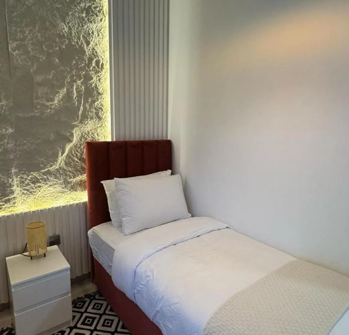 Apartman Modern Cozy Two Bedrooms In Very Attractive Location With Marina View Dubaj