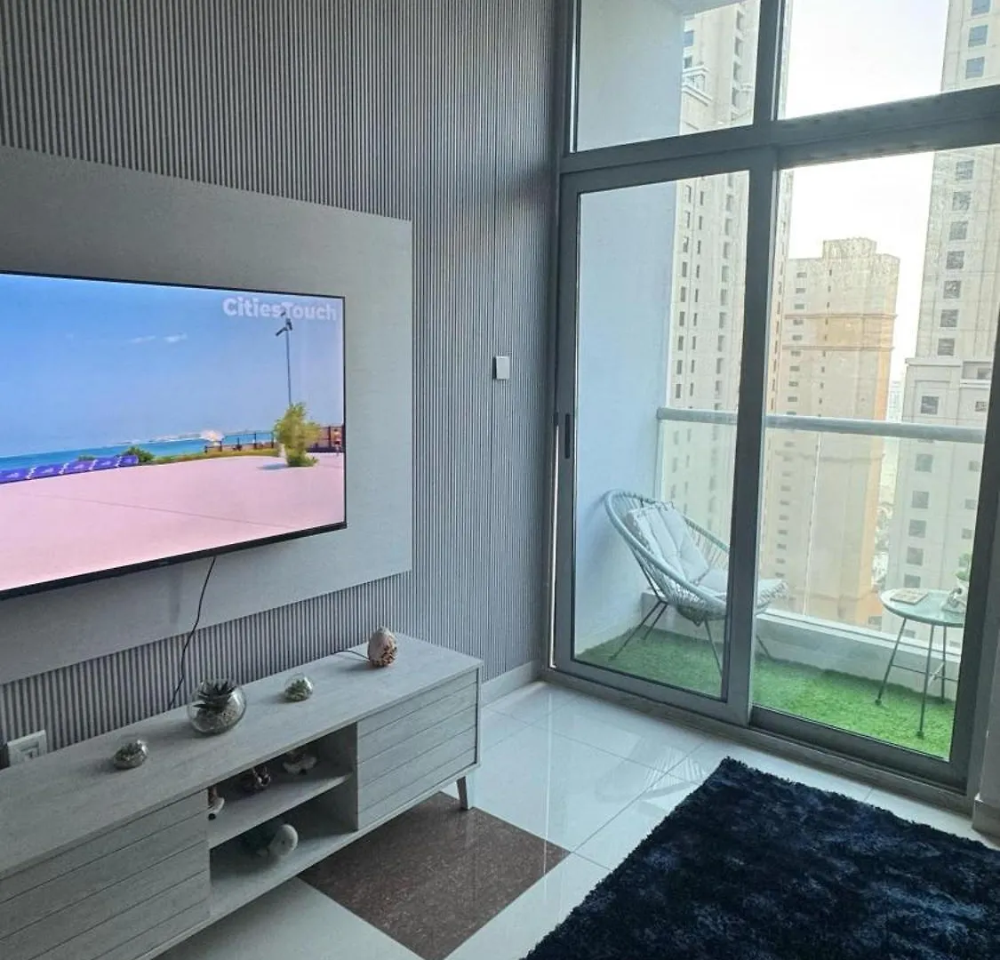 Modern Cozy Two Bedrooms In Very Attractive Location With Marina View Dubaj