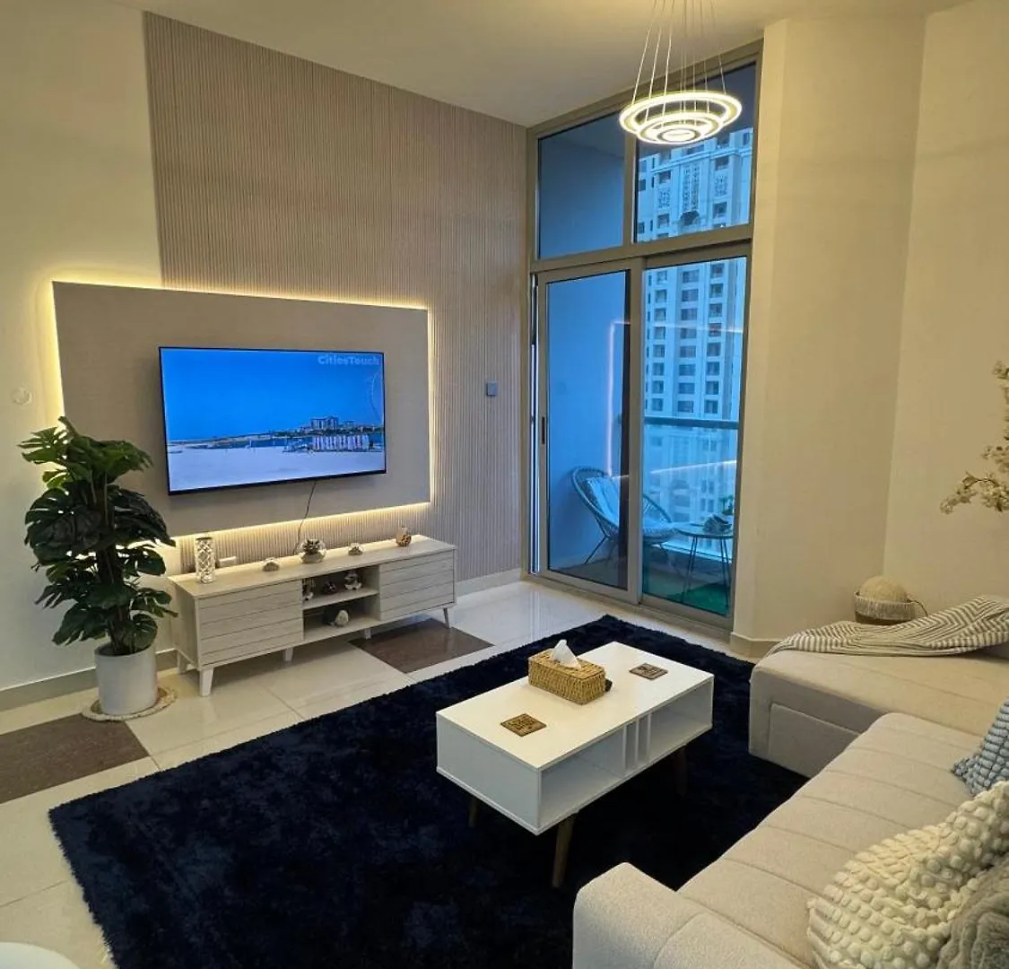 Apartament Modern Cozy Two Bedrooms In Very Attractive Location With Marina View Dubaj