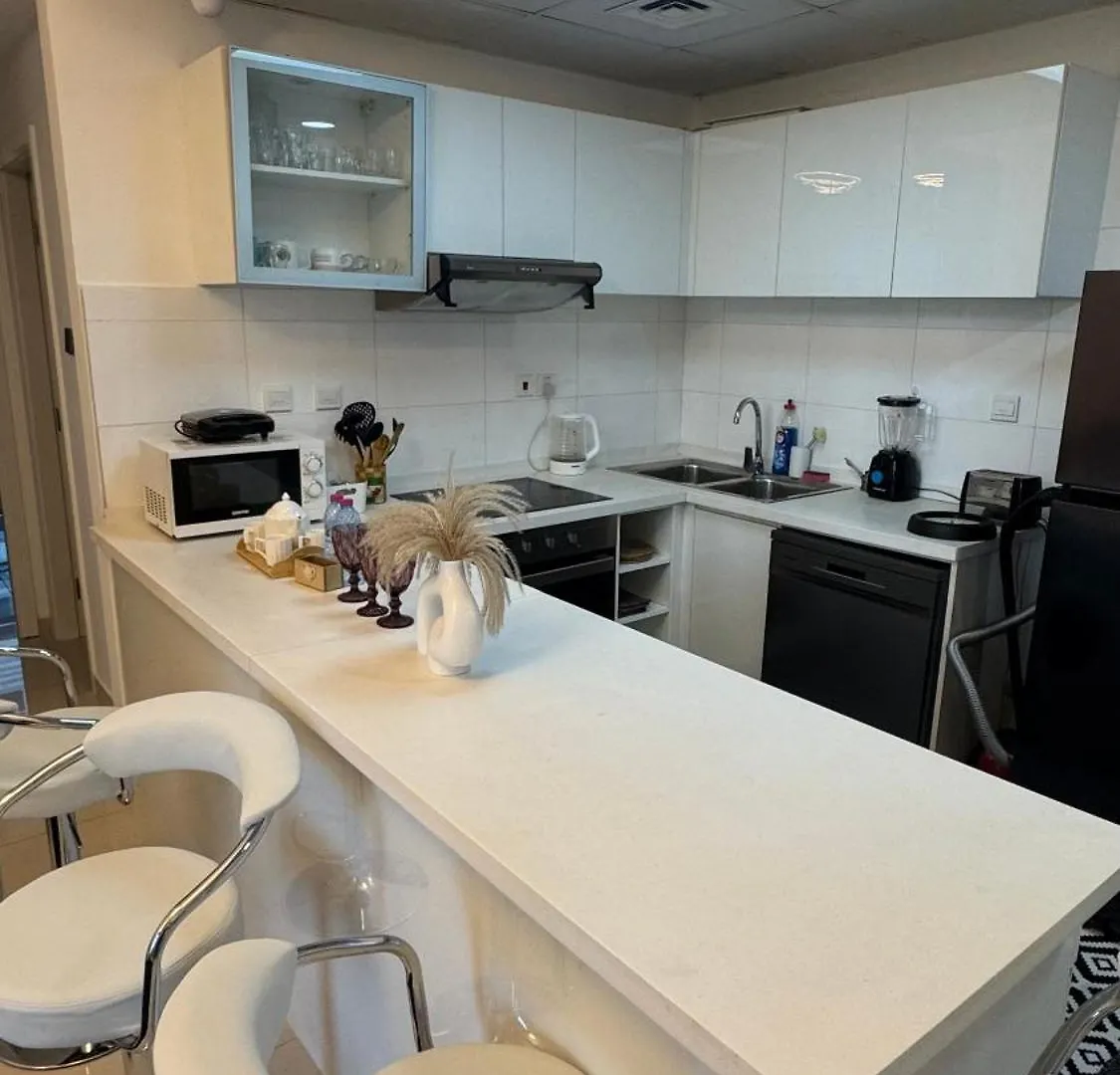 Modern Cozy Two Bedrooms In Very Attractive Location With Marina View Dubai United Arab Emirates