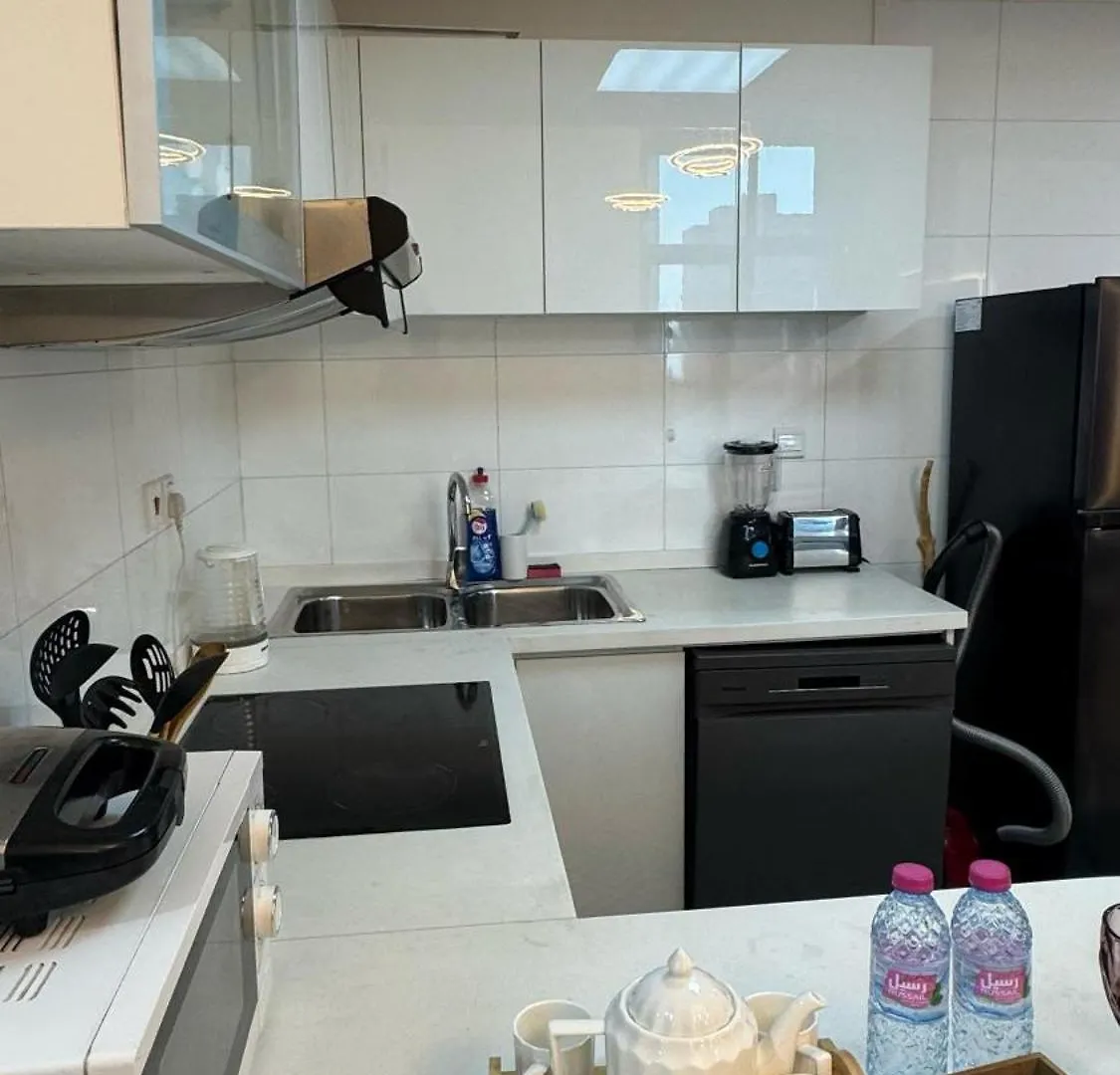 Modern Cozy Two Bedrooms In Very Attractive Location With Marina View Dubai 0*,